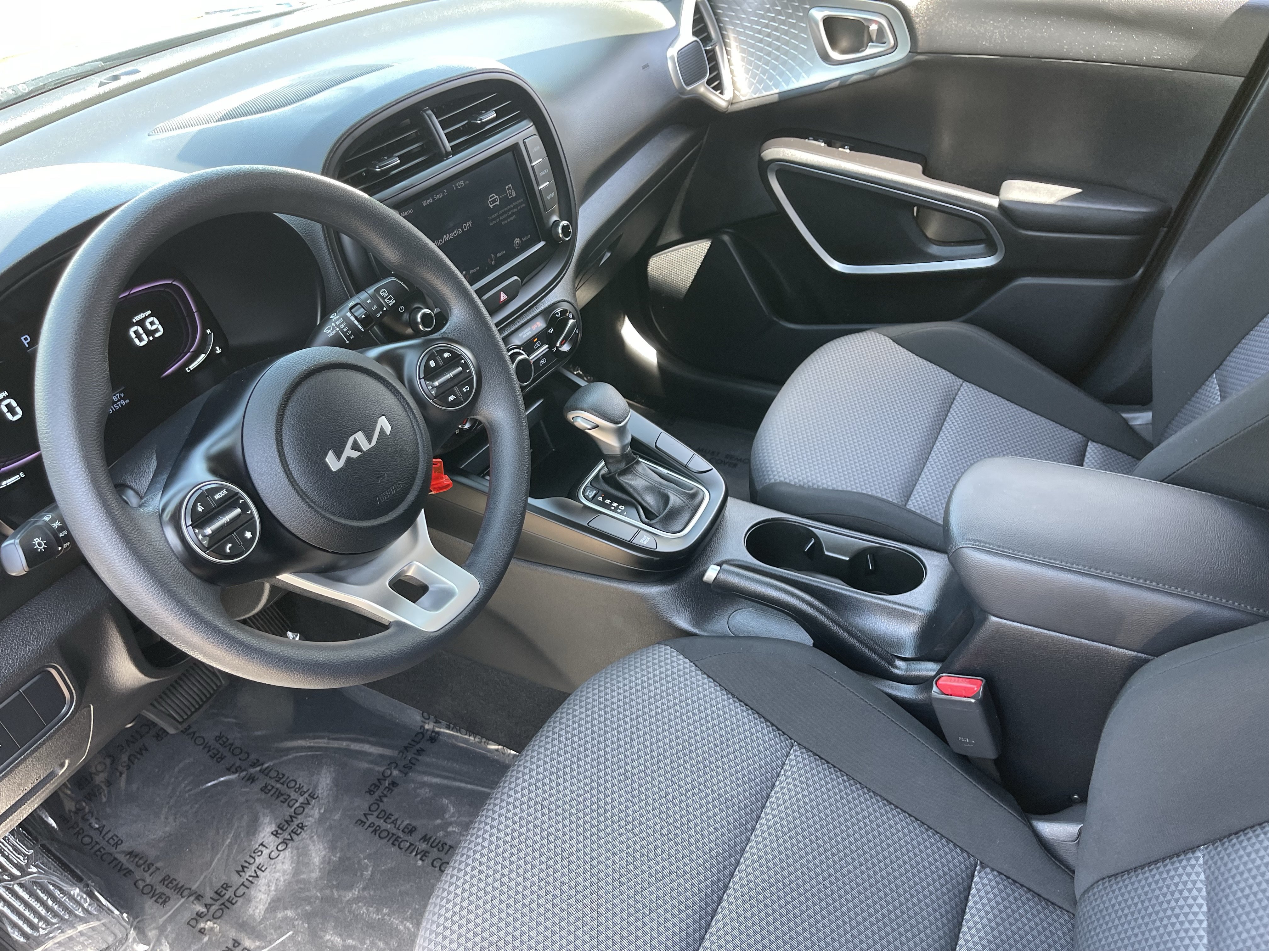 Certified 2023 Kia Soul LX w/ LX Technology Package FWD image 17