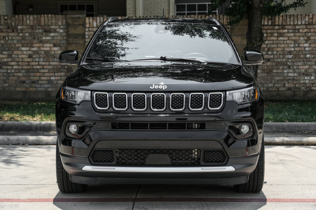 Used 2023 Jeep Compass Limited AWD/4WD image 10