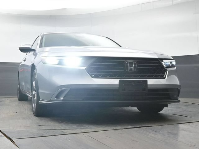 Used 2023 Honda Accord EX image 32