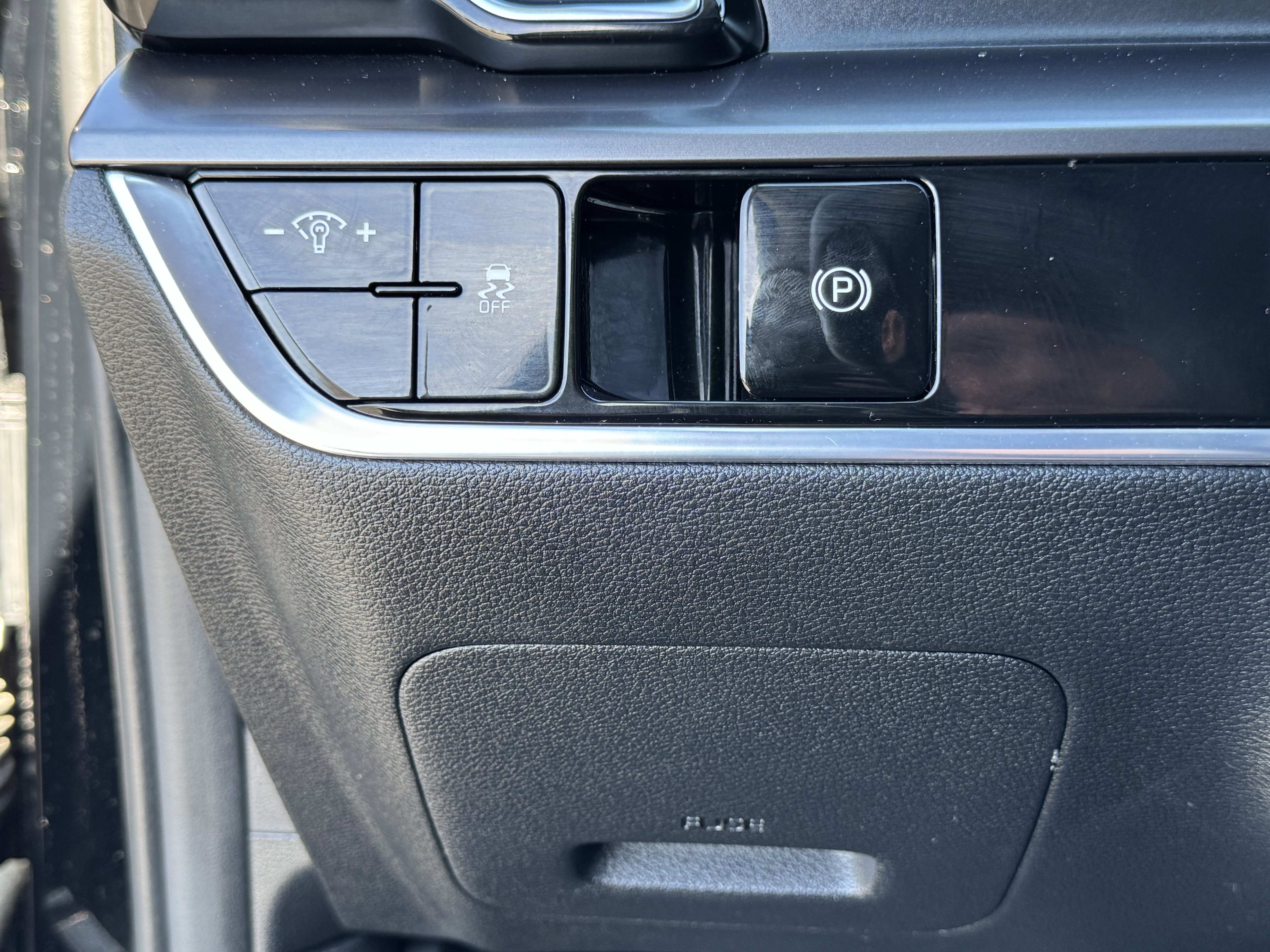 Used 2024 Kia Sportage EX image 30