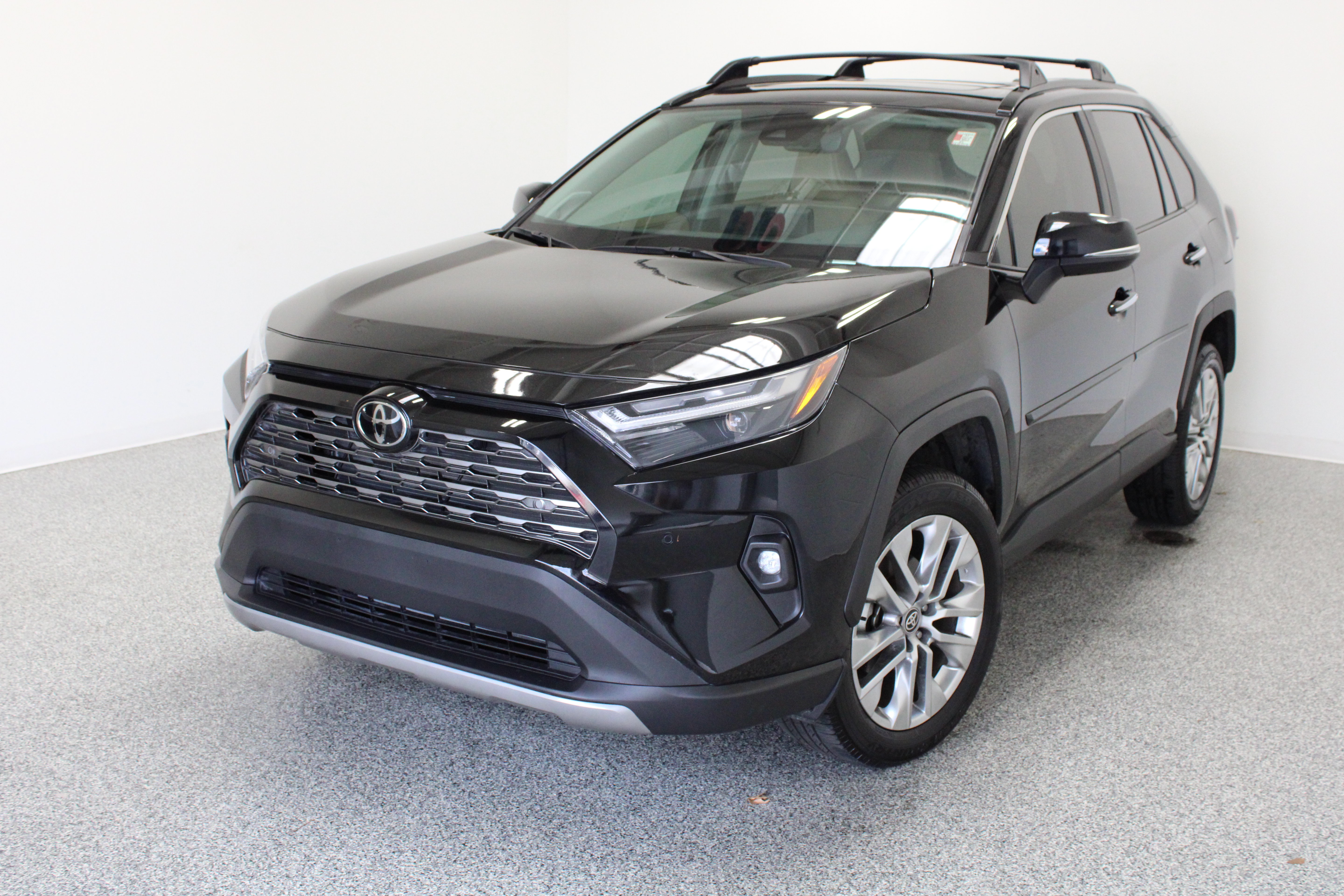 Used 2025 Toyota RAV4 Limited FWD image 2