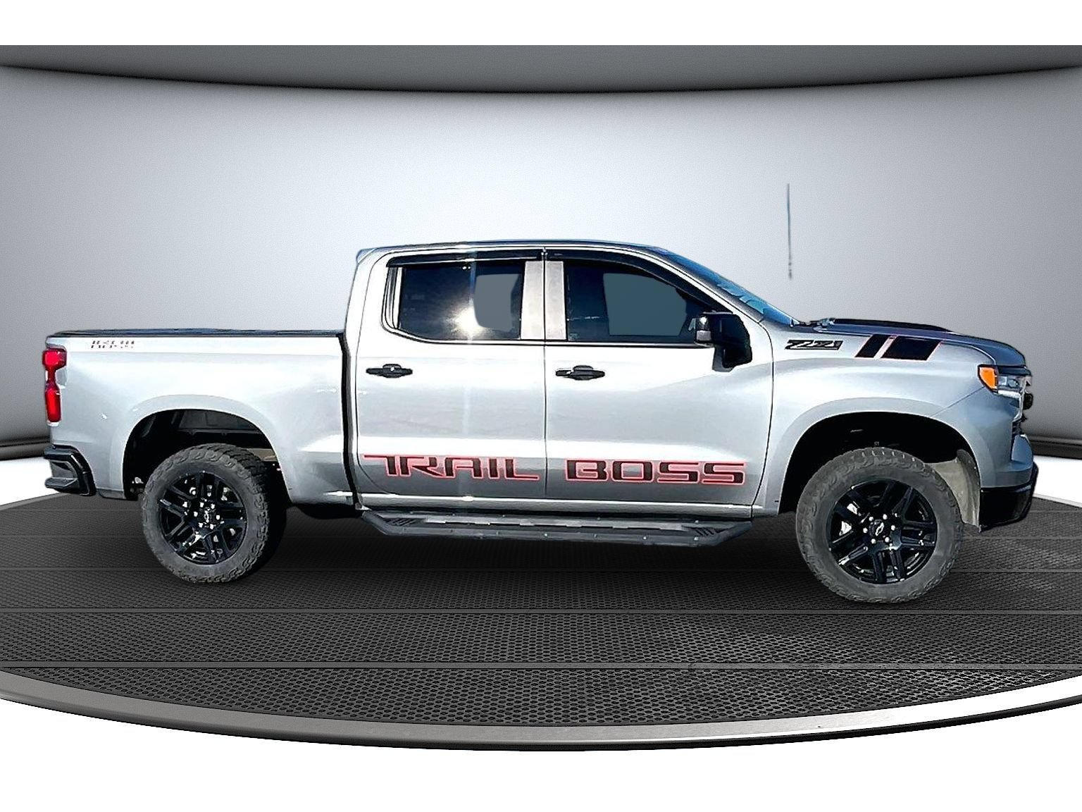 Used 2025 Chevrolet Silverado 1500 LT Trail Boss w/ Convenience Package II AWD/4WD image 15