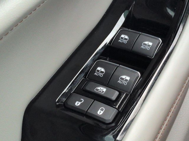 Used 2023 Jeep Grand Cherokee L Overland AWD/4WD image 25