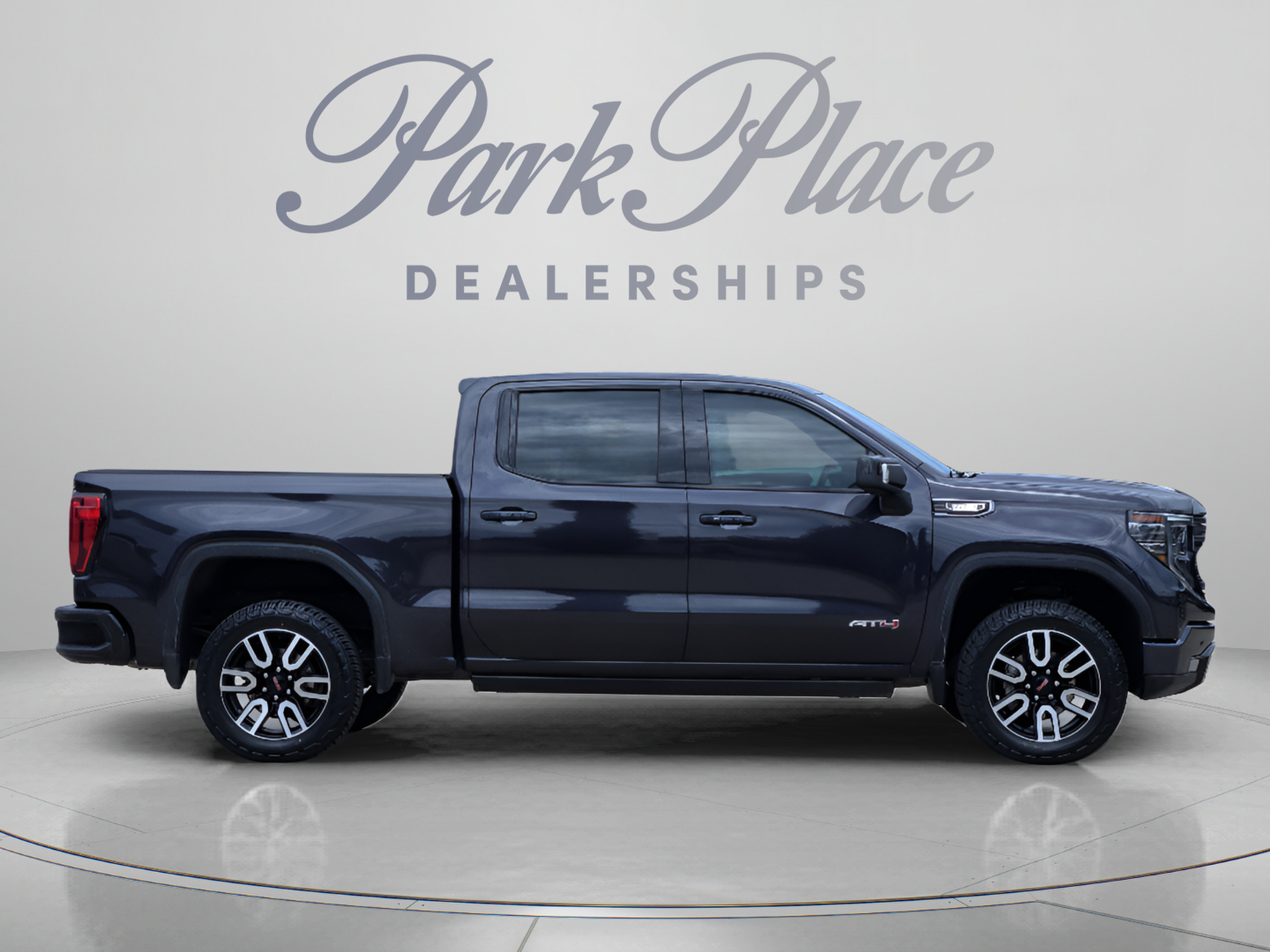 Used 2023 GMC Sierra 1500 AT4 w/ AT4 Premium Package AWD/4WD image 6