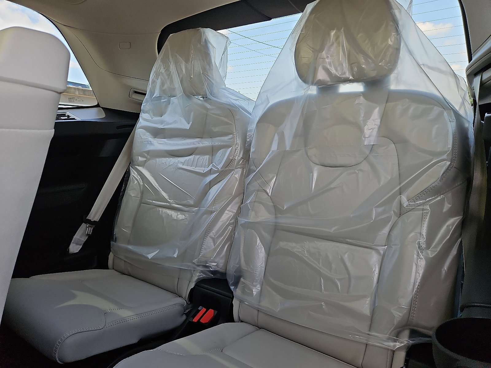 New 2026 Volvo XC90 T8 Ultra w/ Protection Package Premier image 8