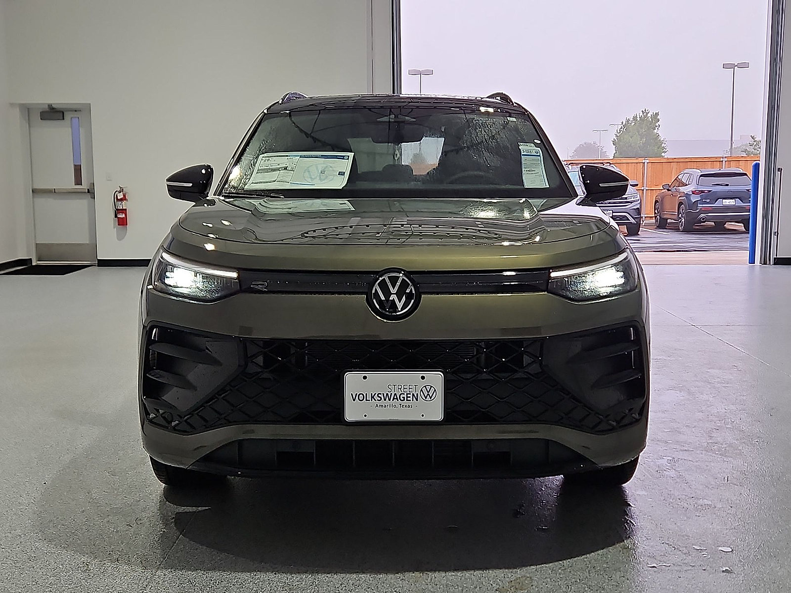 New 2026 Volkswagen Tiguan SE R-Line FWD image 4
