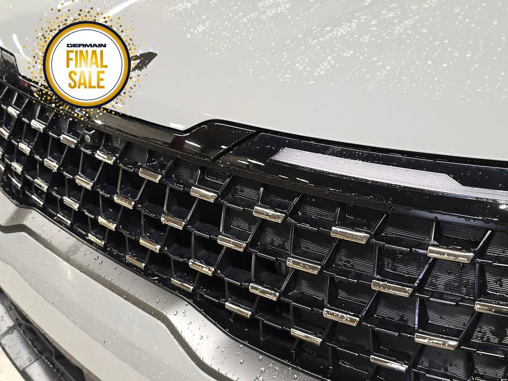 Certified 2025 Kia Carnival SX image 11