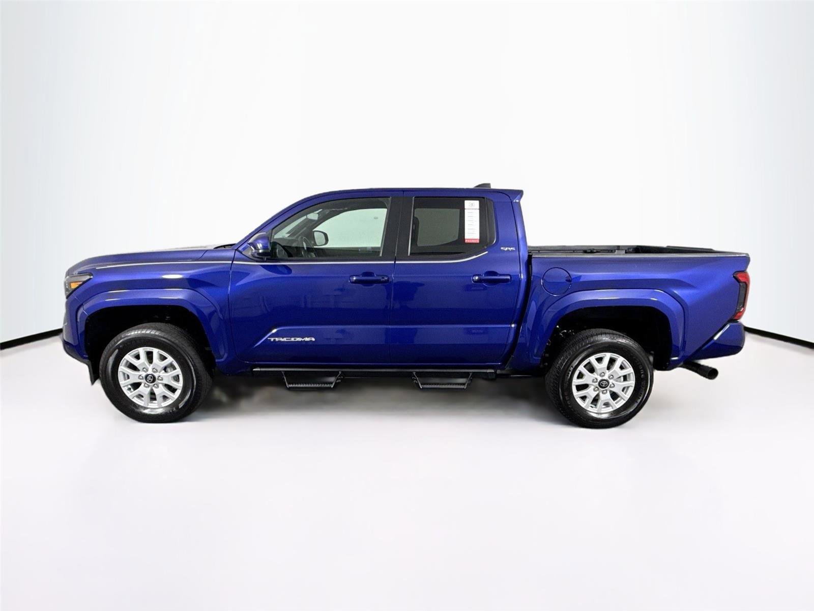 Certified 2024 Toyota Tacoma SR5 AWD/4WD image 13