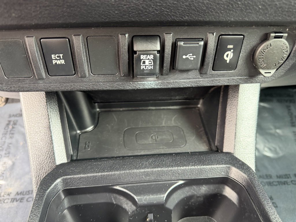 Used 2020 Toyota Tacoma TRD Sport w/ Blackout Package image 25