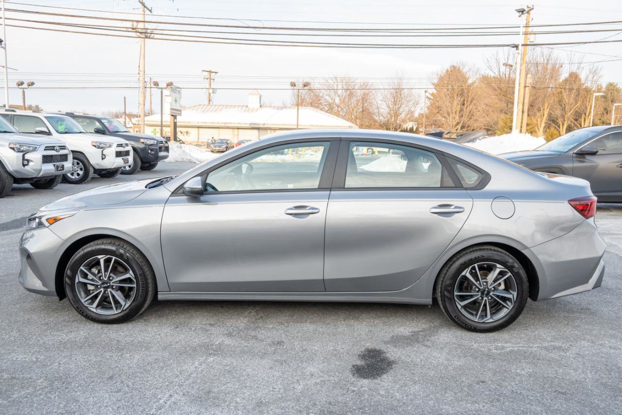 Used 2024 Kia Forte LXS w/ LXS Technology Package image 8
