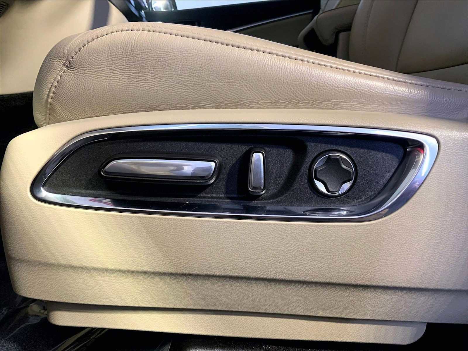 Used 2020 Acura MDX SH-AWD image 38