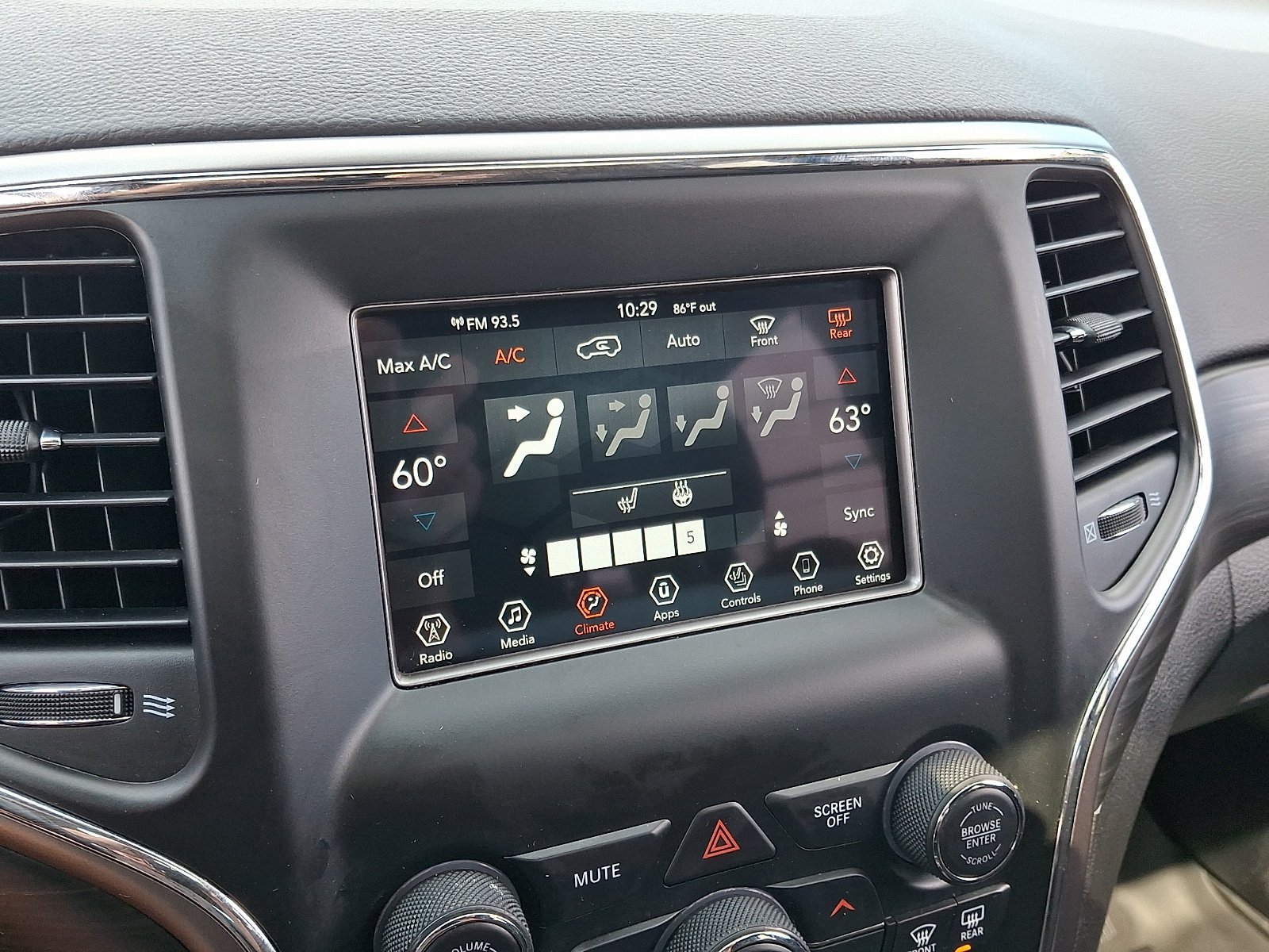 Used 2019 Jeep Grand Cherokee Laredo AWD/4WD image 17