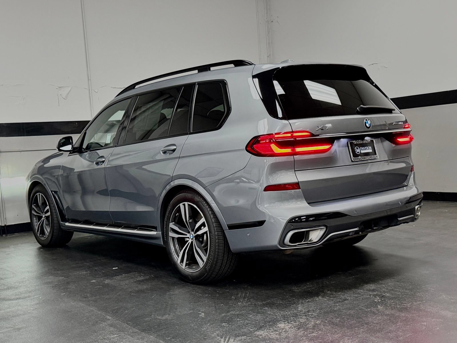Used 2023 BMW X7 xDrive40i w/ M Sport Package AWD/4WD image 10