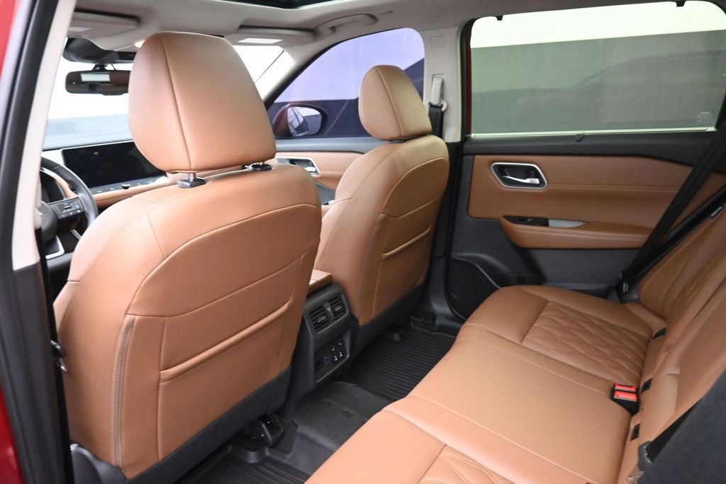 Used 2024 Nissan Rogue Platinum w/ Platinum Premium Package FWD image 26