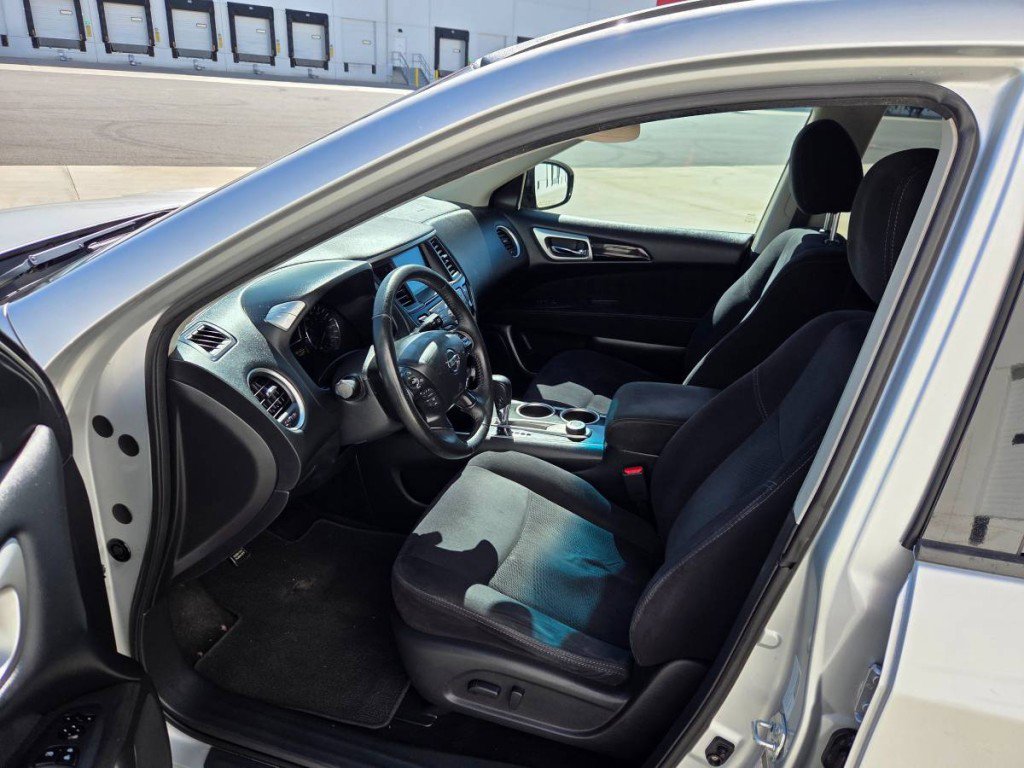 Used 2013 Nissan Pathfinder SV AWD/4WD image 15