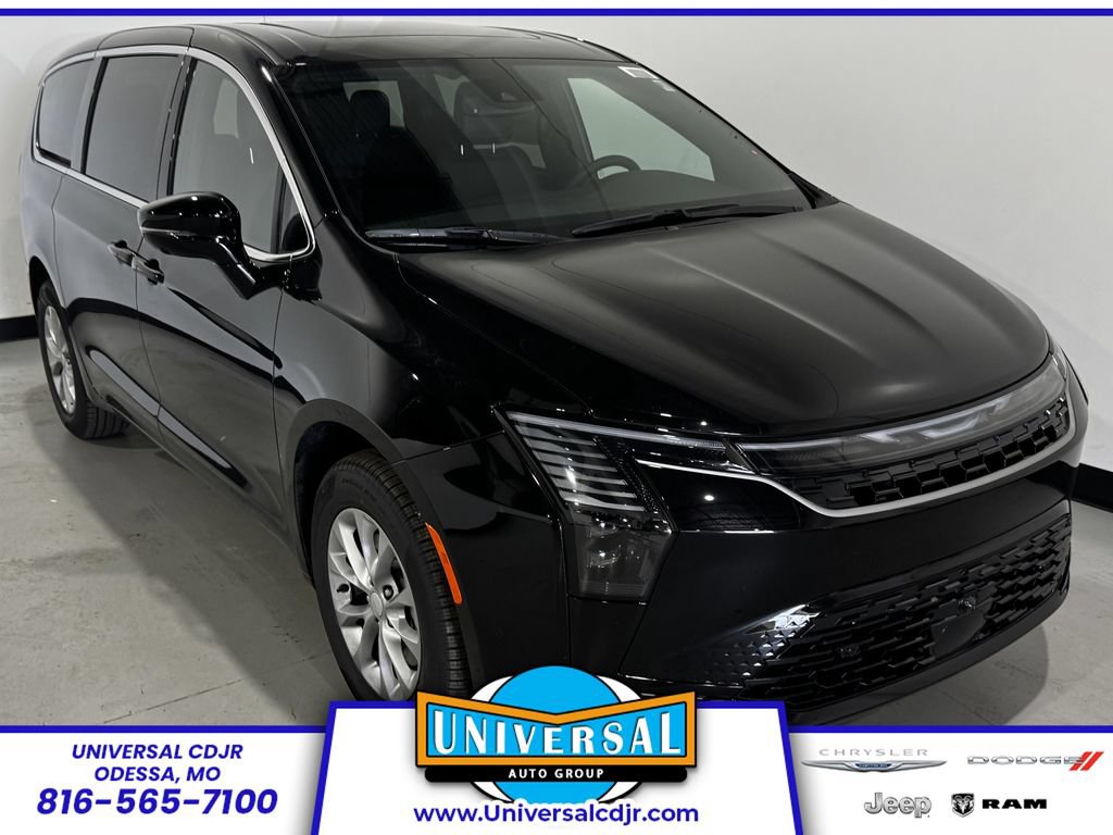 New 2027 Chrysler Pacifica Select w/ Family Tech Group AWD/4WD image 1