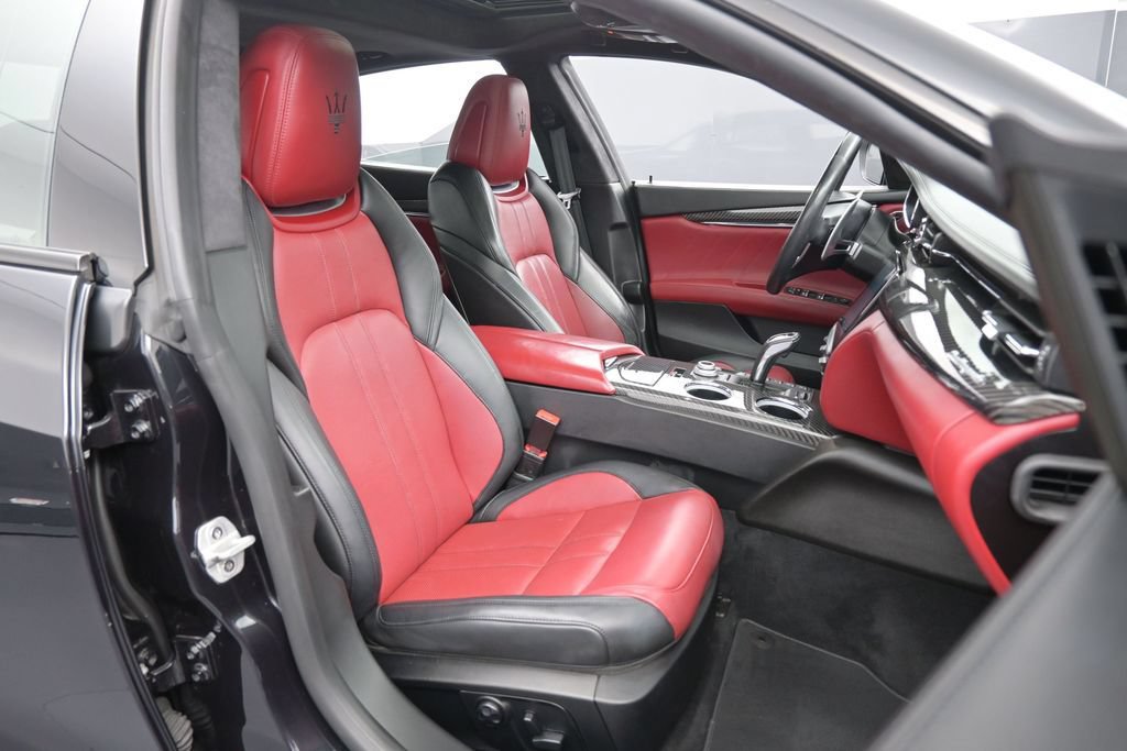 Used 2020 Maserati Quattroporte S GranSport Q4 AWD/4WD image 32