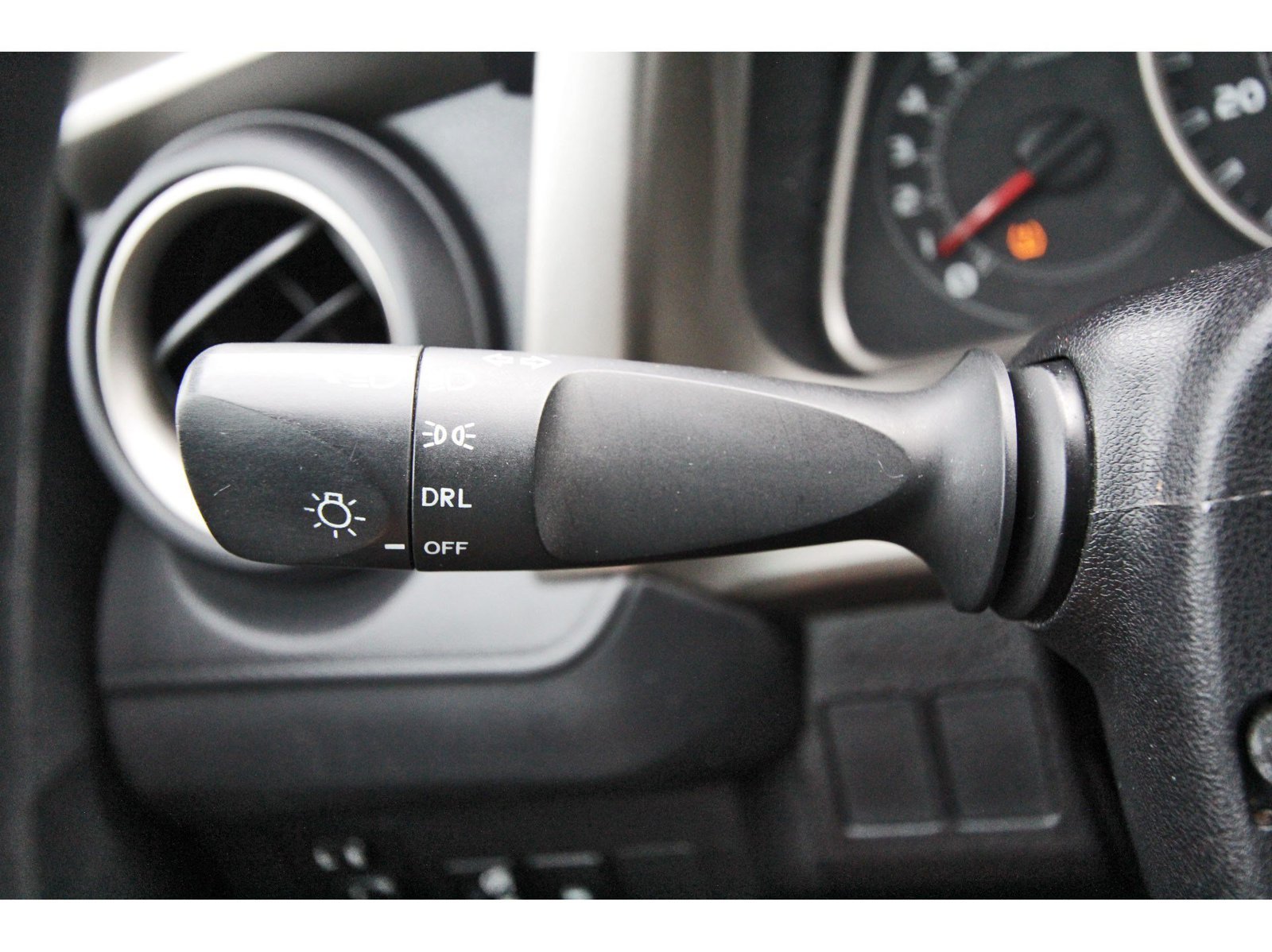 Used 2015 Toyota RAV4 LE FWD image 17