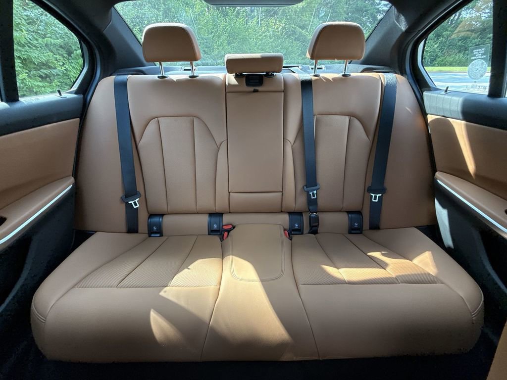 Used 2025 BMW 330i xDrive Sedan w/ Convenience Package image 24