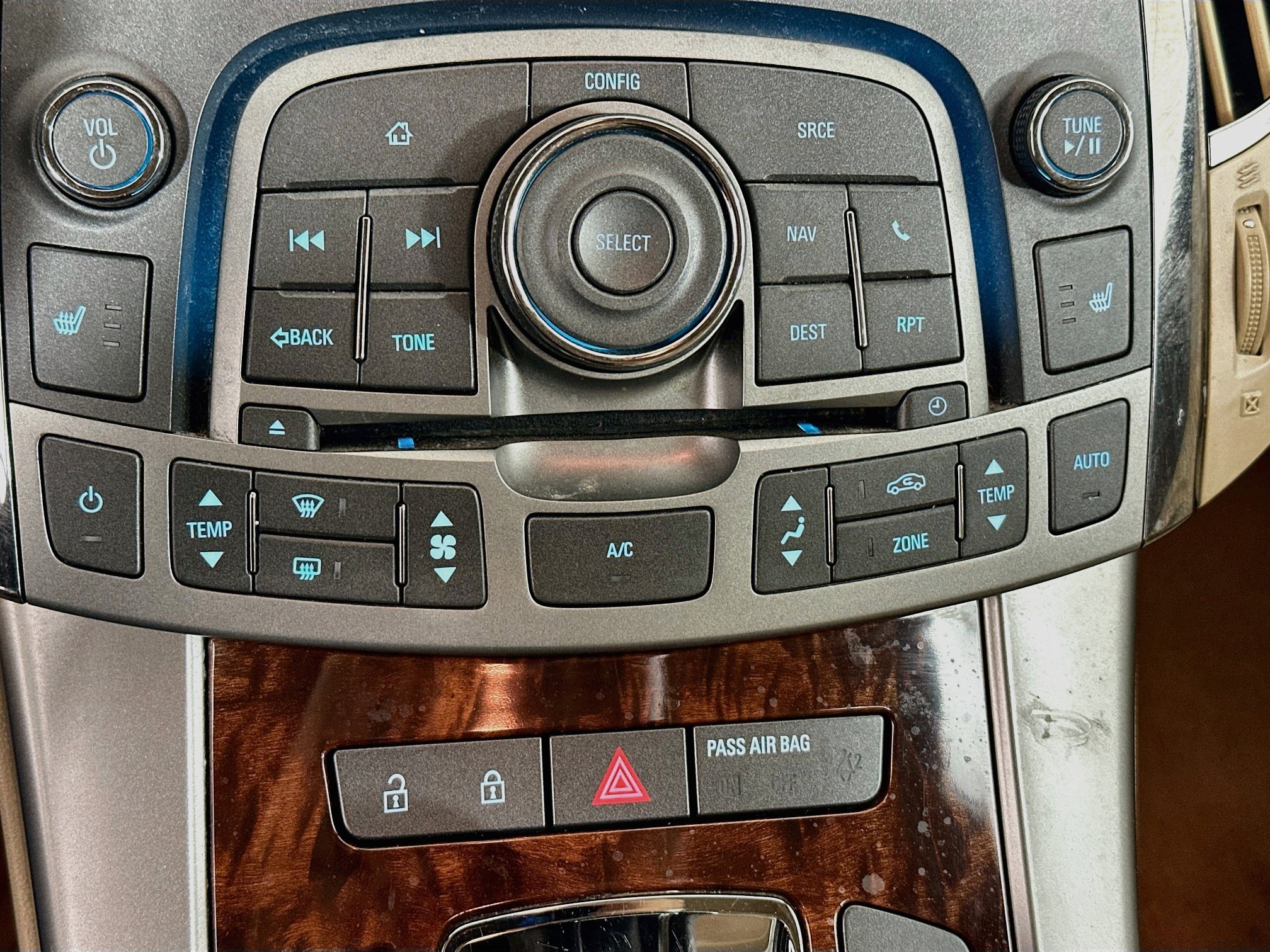 Used 2013 Buick LaCrosse Leather w/ Driver Confidence Package FWD image 23