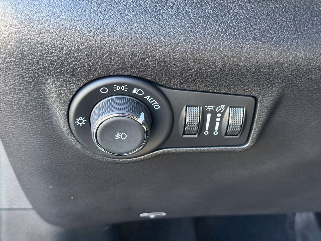 Used 2024 Jeep Compass Limited AWD/4WD image 24