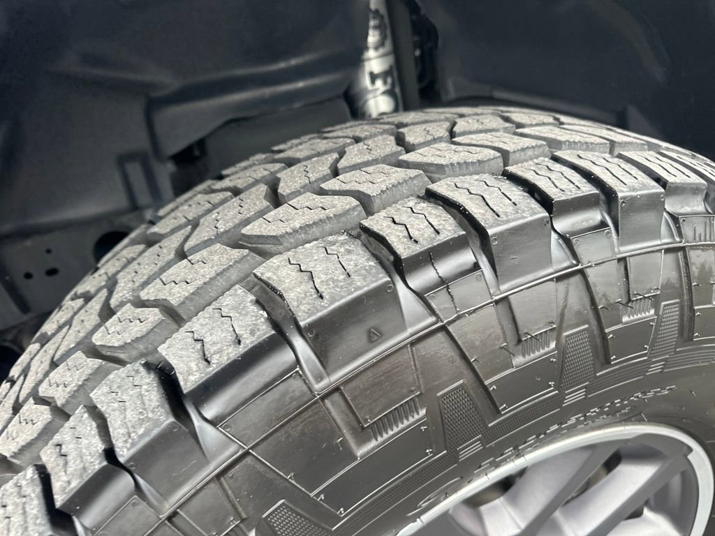 Used 2020 Jeep Gladiator Overland image 13