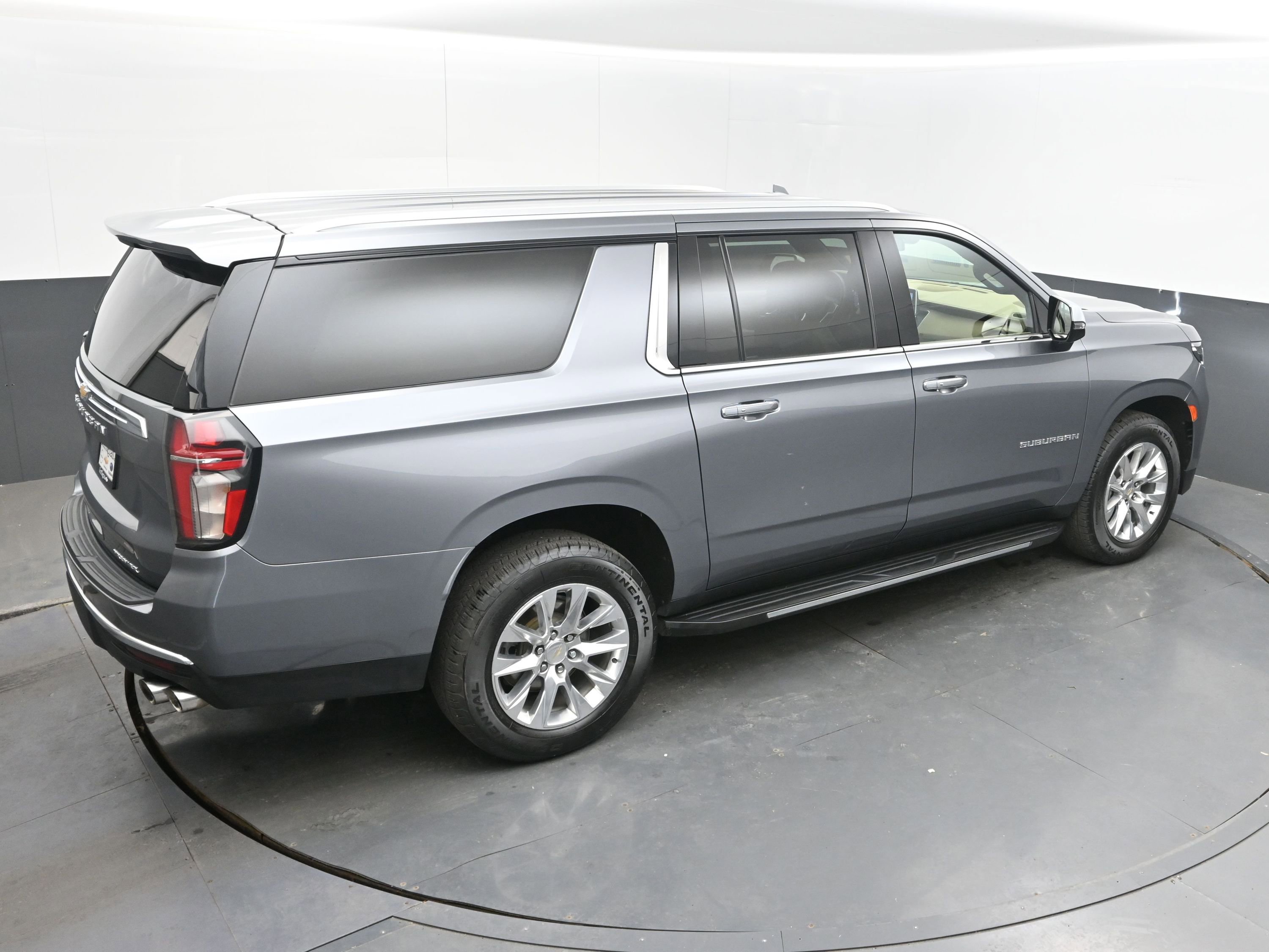 Used 2021 Chevrolet Suburban Premier image 37