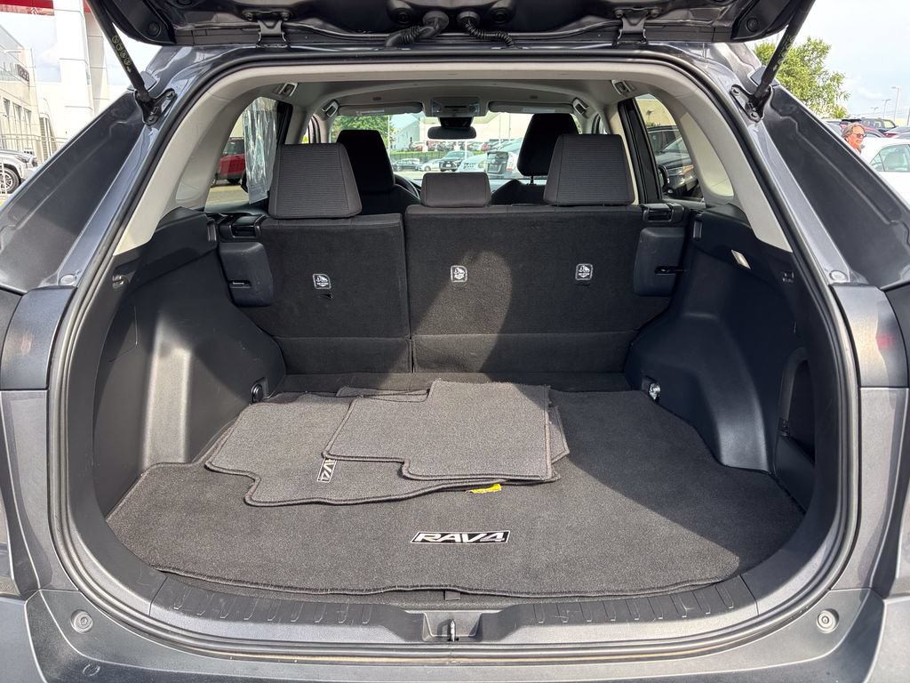 Certified 2024 Toyota RAV4 LE AWD/4WD image 43