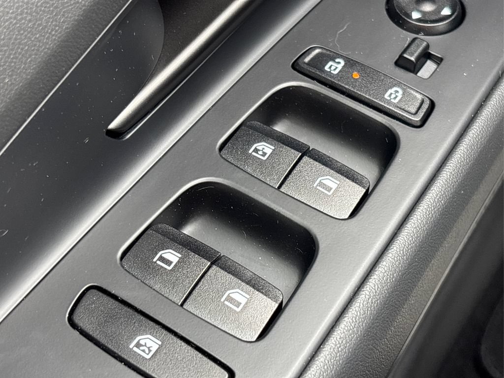 New 2026 Hyundai Elantra SEL FWD image 25