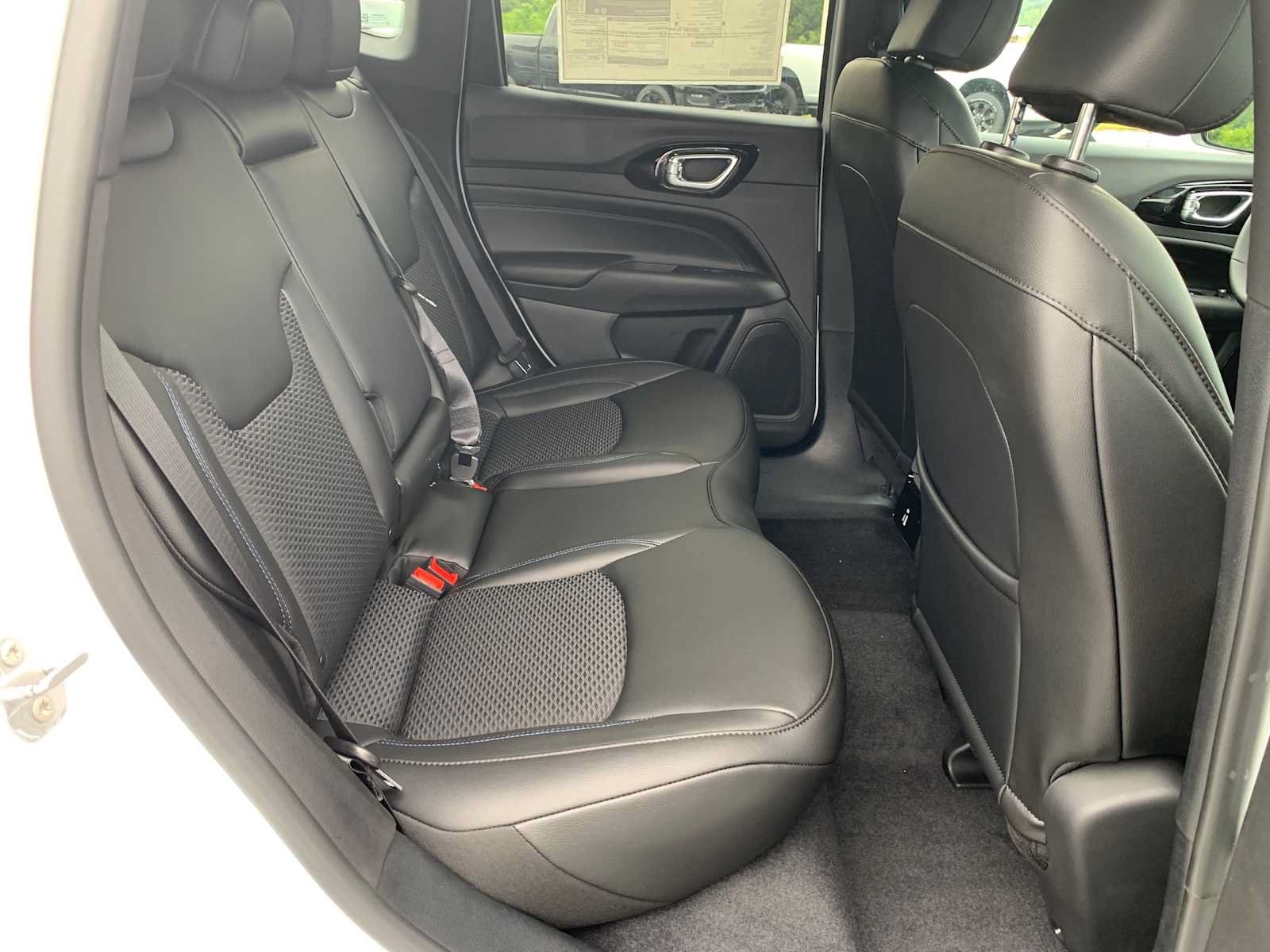 New 2026 Jeep Compass Latitude AWD/4WD image 18