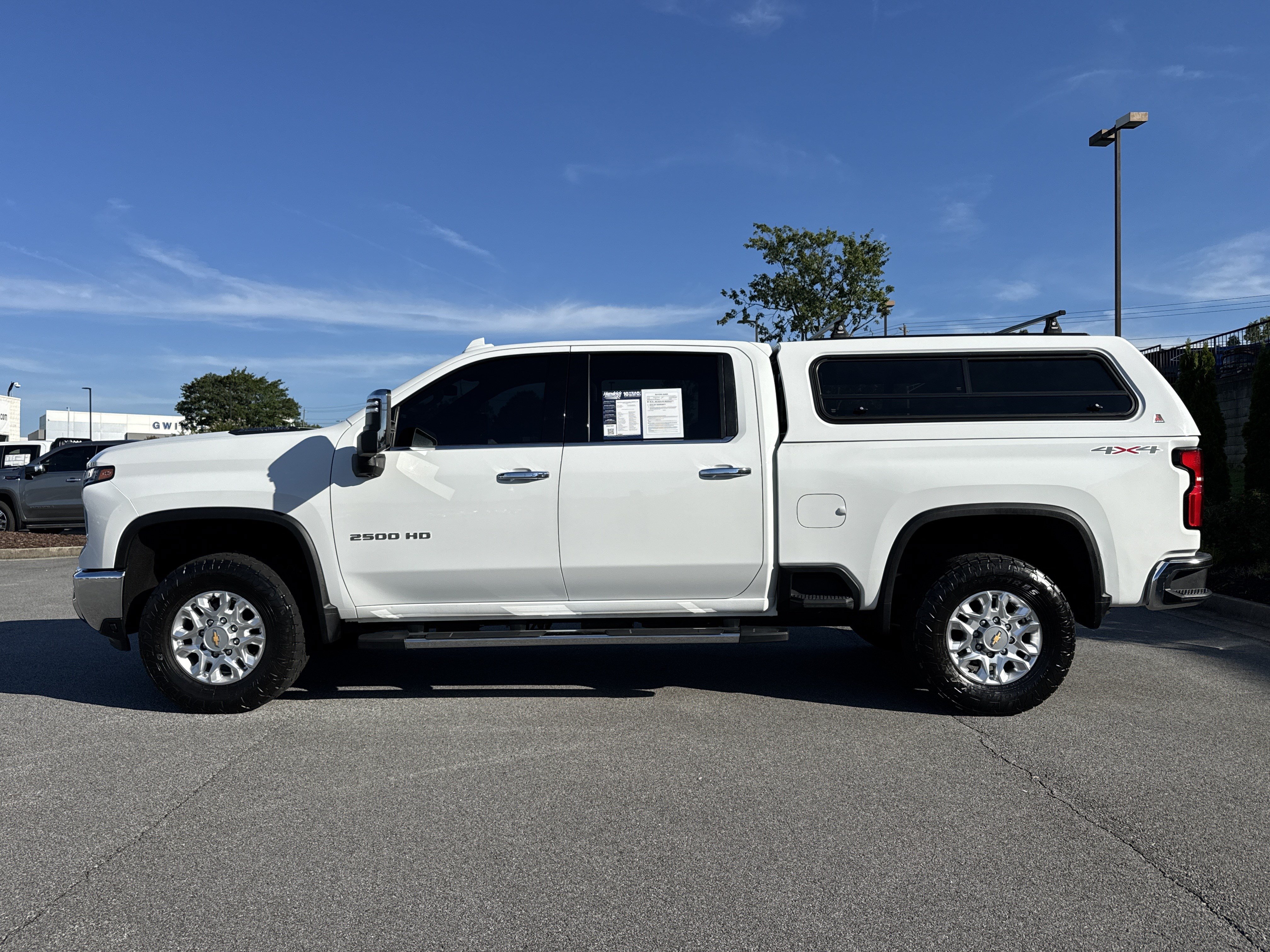 Used 2024 Chevrolet Silverado 2500 LTZ AWD/4WD image 7