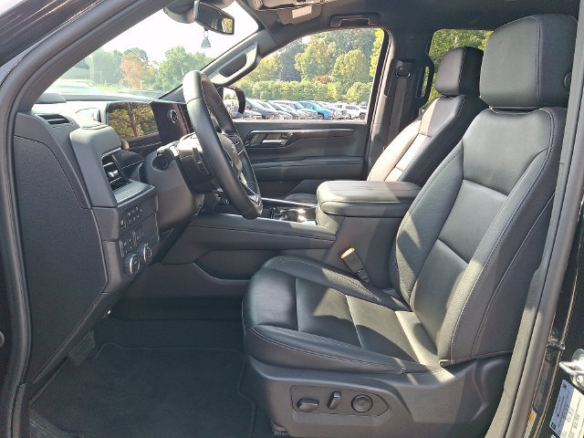Used 2025 Chevrolet Tahoe Z71 AWD/4WD image 2