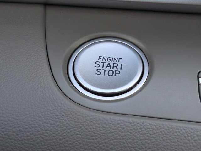 Used 2025 Hyundai Elantra SEL FWD image 25