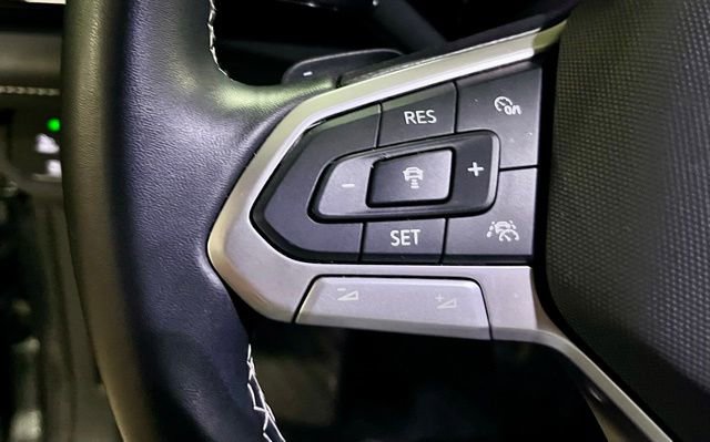 Used 2025 Volkswagen Atlas SE FWD image 24