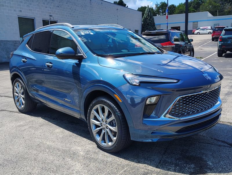Certified 2024 Buick Encore GX Avenir AWD/4WD image 4