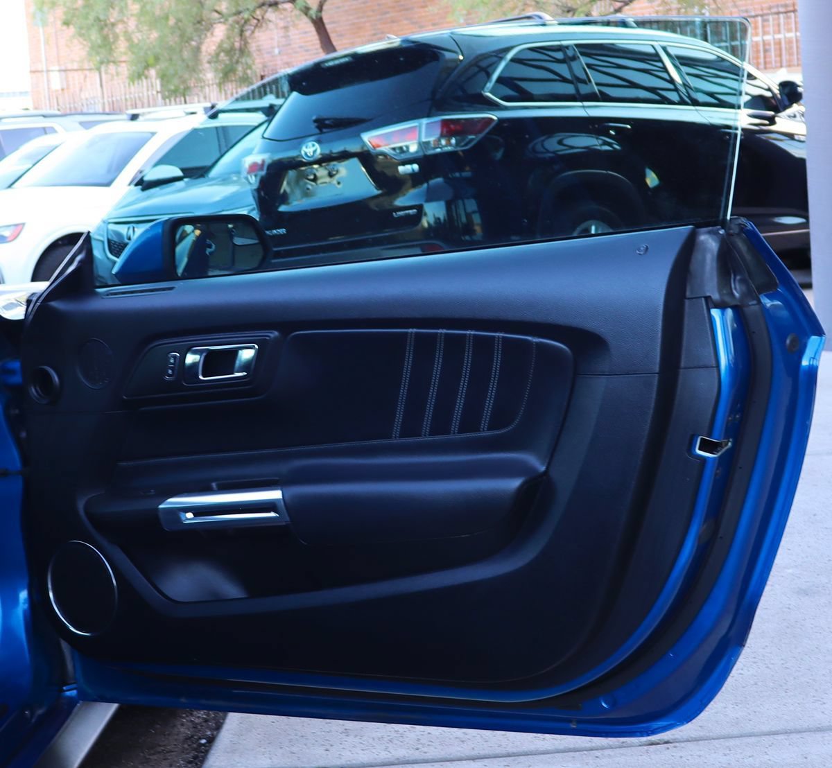 Used 2017 Ford Mustang Premium RWD image 26