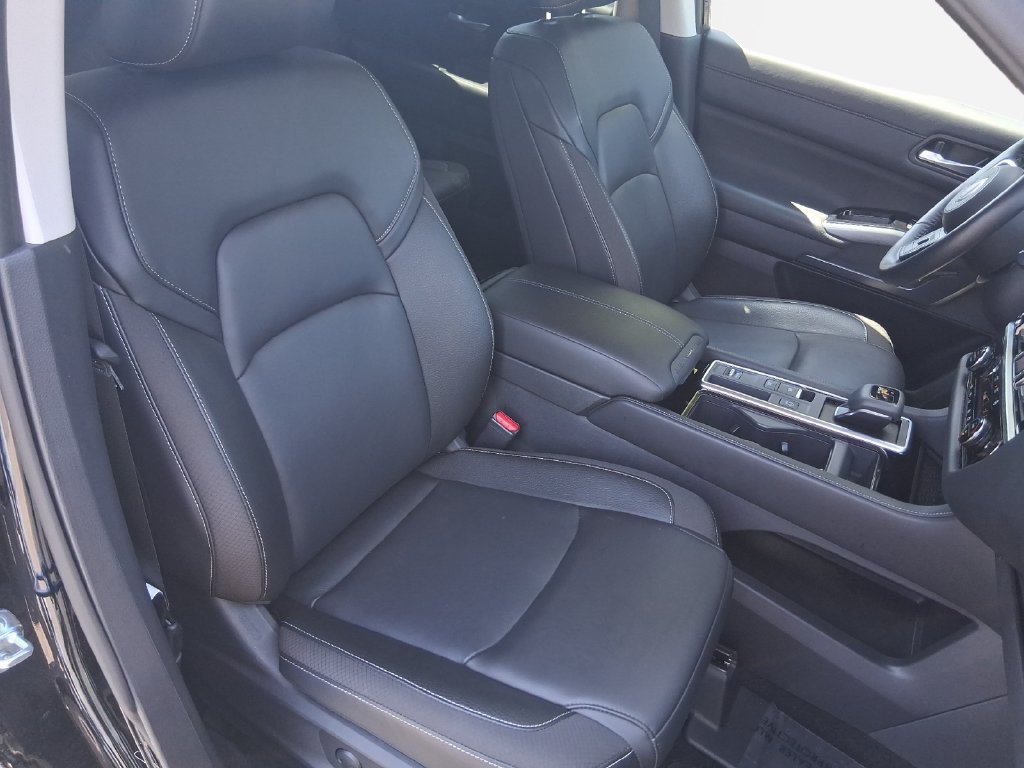 Used 2025 Nissan Pathfinder SL FWD image 26