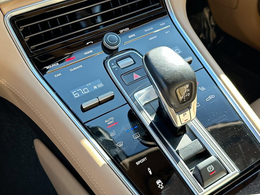 Used 2018 Porsche Panamera 4 AWD/4WD image 18
