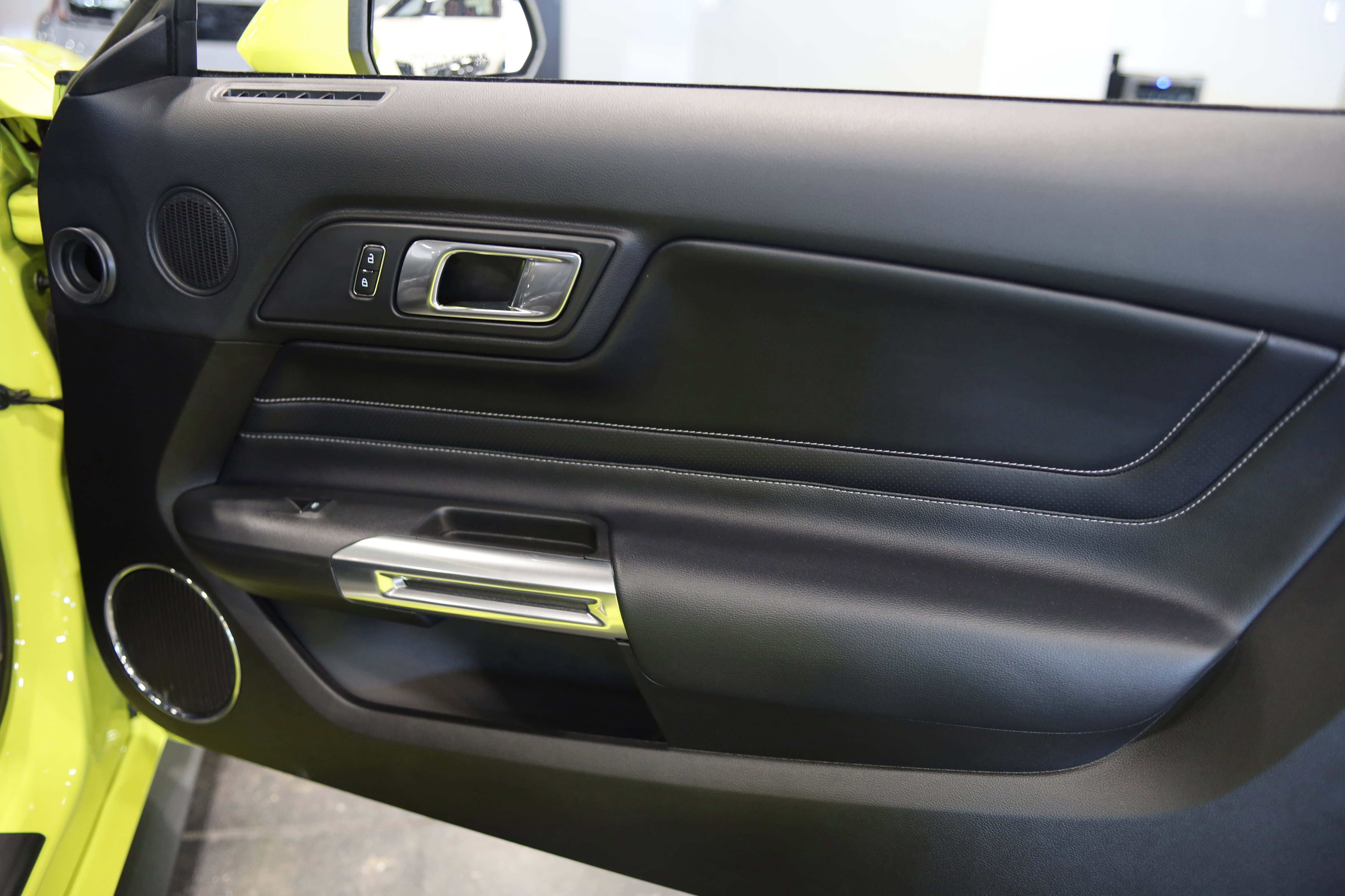 Used 2021 Ford Mustang GT Premium w/ GT Performance Package RWD image 33