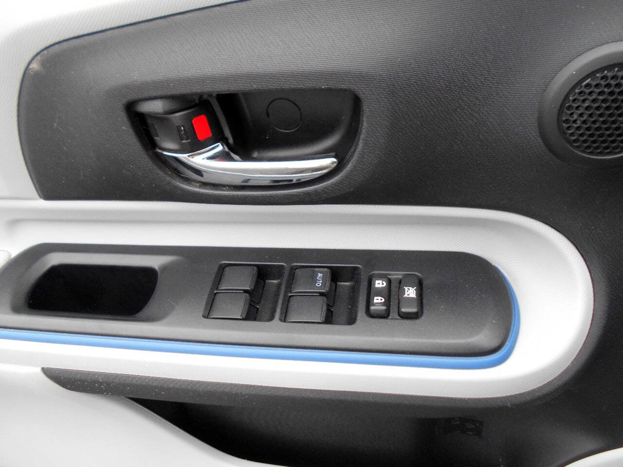 Used 2013 Toyota Prius C Two image 16