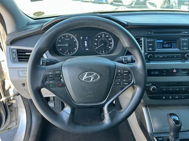 Used 2015 Hyundai Sonata SE image 14