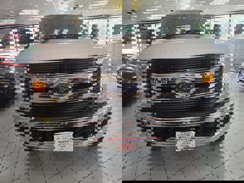 Used 2019 Ford F350 XLT w/ XLT Value Package image 2