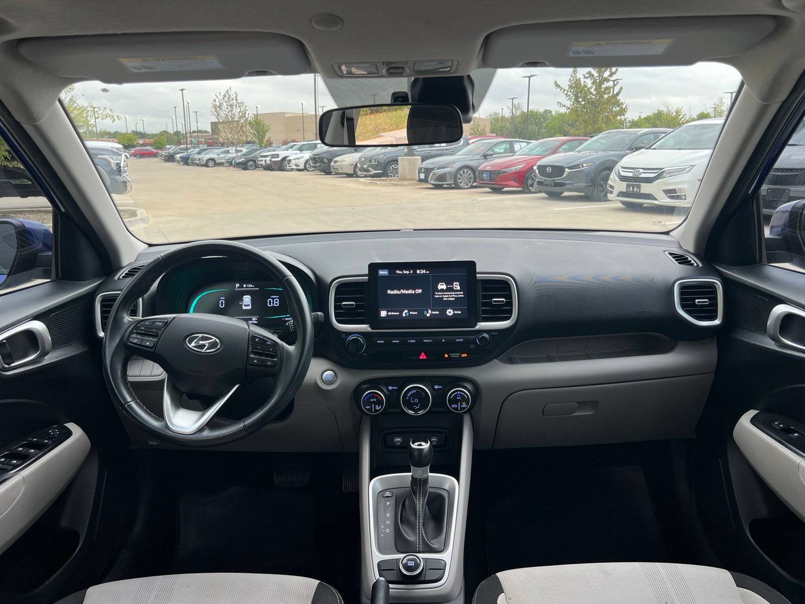 Certified 2025 Hyundai Venue SEL FWD image 20