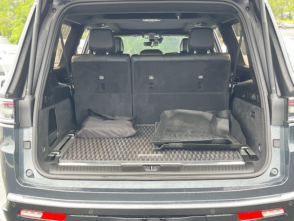 Certified 2023 Jeep Grand Wagoneer L Series III w/ Rear Seat Video Group 1 image 28