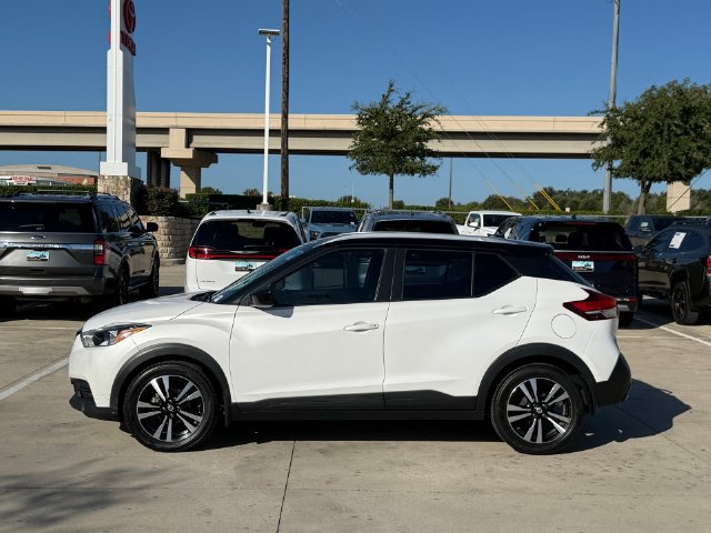 Used 2018 Nissan Kicks SV FWD image 9