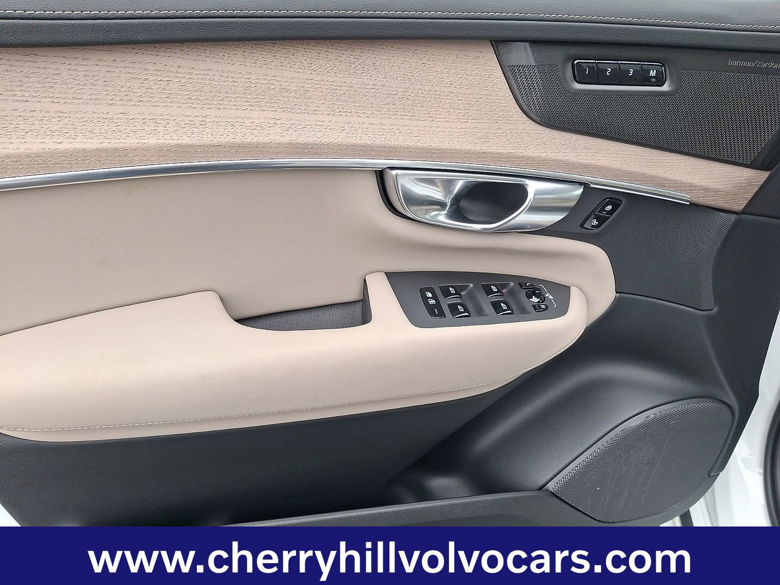 Certified 2025 Volvo XC90 B5 Plus image 13