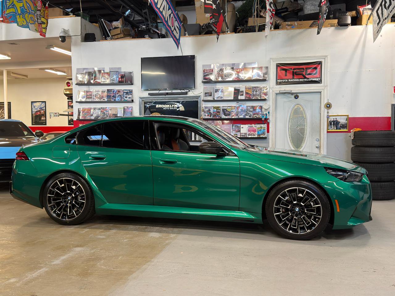 Used 2025 BMW M5 w/ Carbon Package AWD/4WD image 4