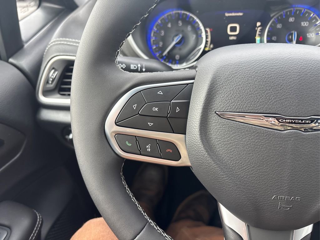 New 2026 Chrysler Pacifica Select image 24