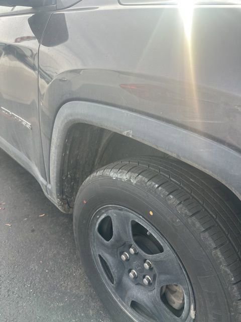 Used 2018 Jeep Compass Sport w/ Tech Group image 18