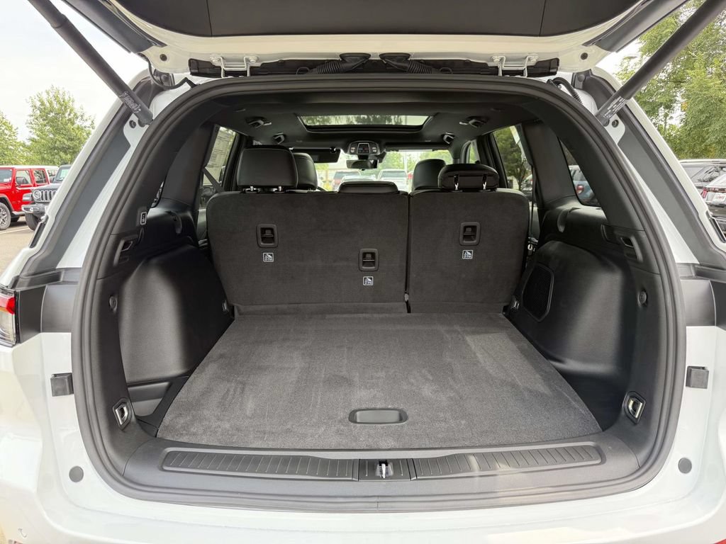 New 2027 Jeep Grand Cherokee Limited AWD/4WD image 33